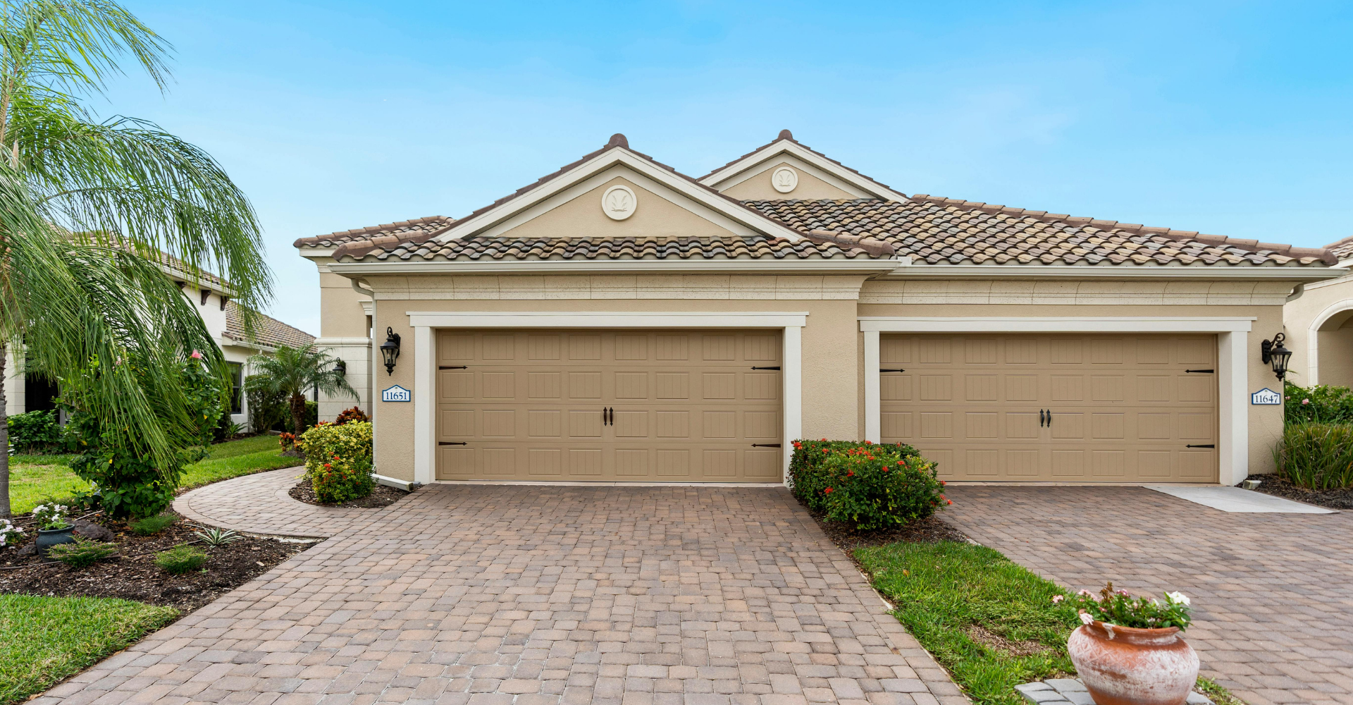 residential garage doors South Florida 7